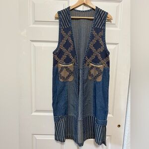 Blue and Tan Sleeveless Denim Vest size Medium new no tag